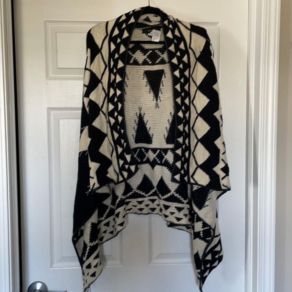 Forever 21 sleeveless sweater shrug